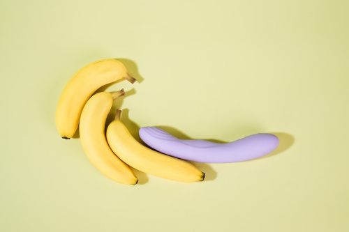 Selena Интерактивный вибромассажёр с поступательными движениями и нагревом фото 2