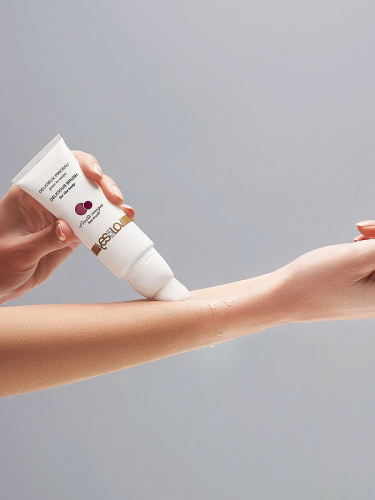 YESforLOV Массажное масло Delicious Brush Красные фрукты, 50 мл фото 3