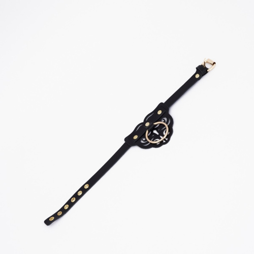 ЧОКЕР С КЛЕПКАМИ И ЗОЛОТОЙ ФУРНИТУРОЙ