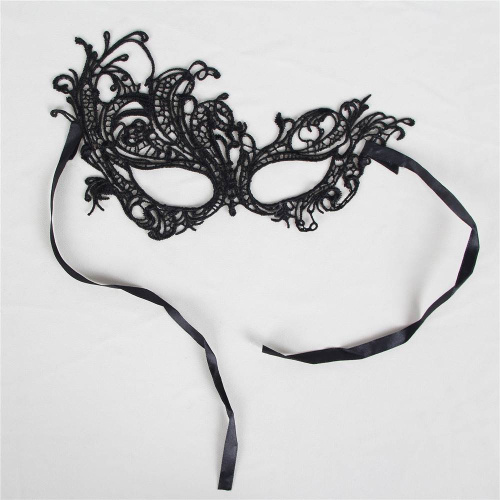 Черная кружевная маска для глаз Карнавал