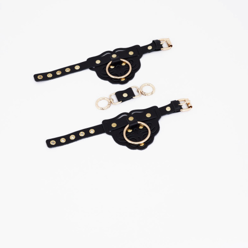 Наручники с золотистой фурнитурой