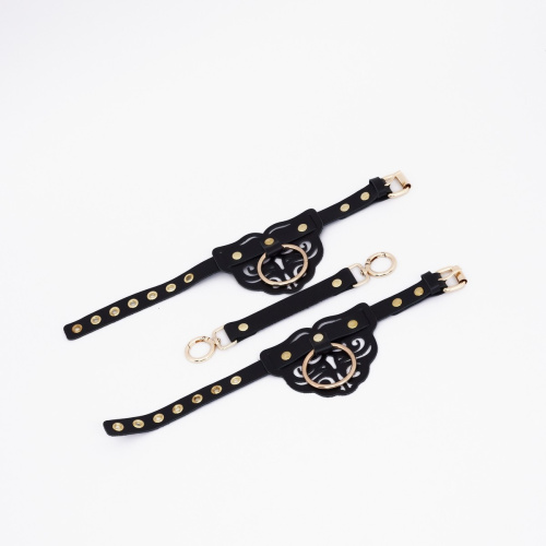 Ажурные оковы с золотой фурнитурой